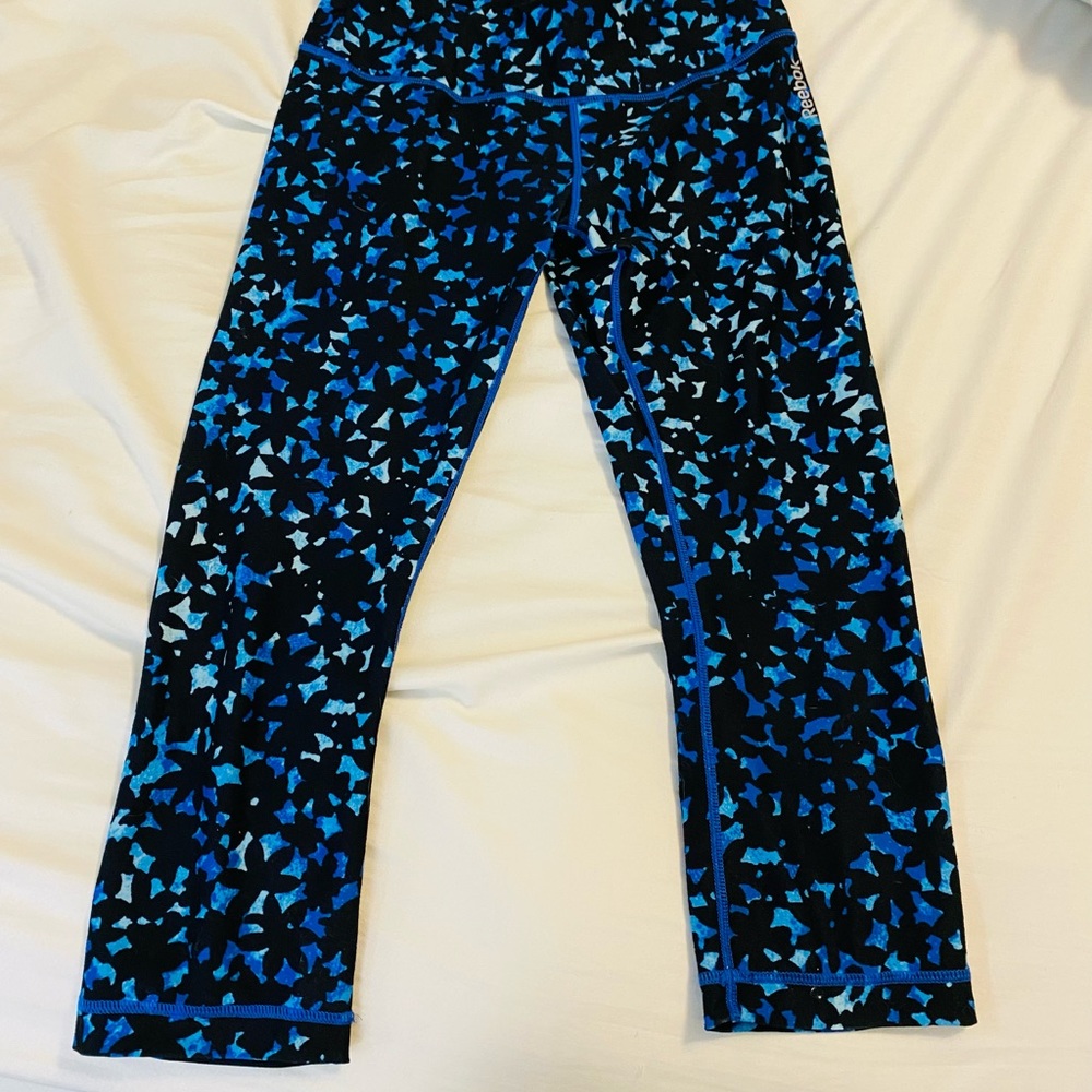 Reebok capri athletic leggings